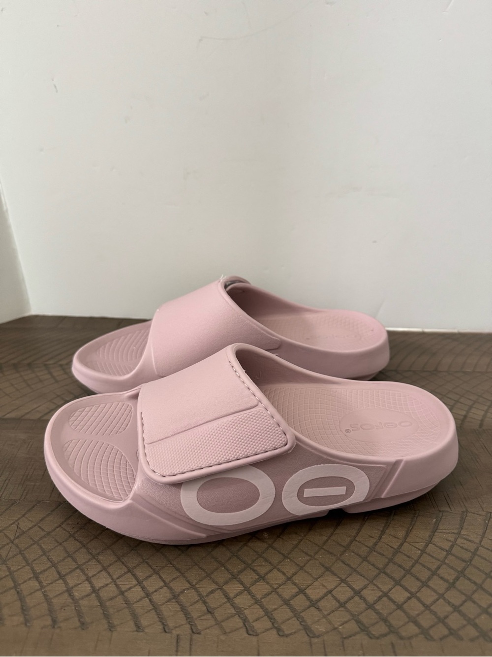 OOFOS Lavender Adjustable Slide Sandals
